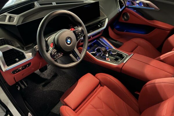 BMW XM 4,4l white 11