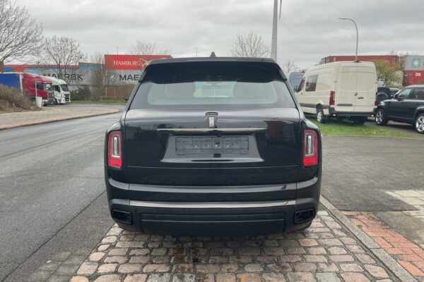 Rolls Royce Cullinan Black Badge 2023 5
