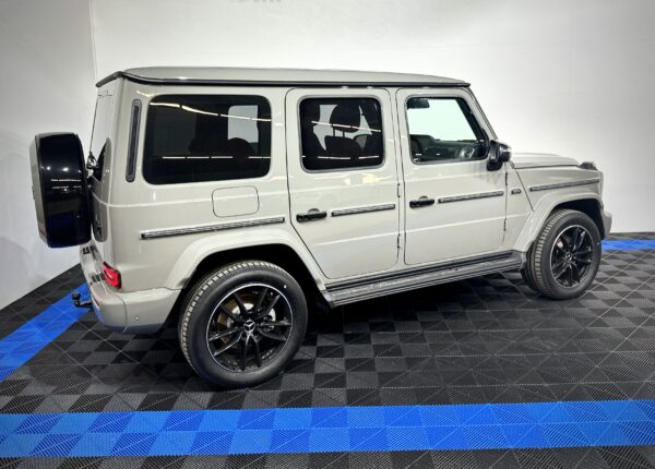 Mercedes Benz G500 AMG - Image 11