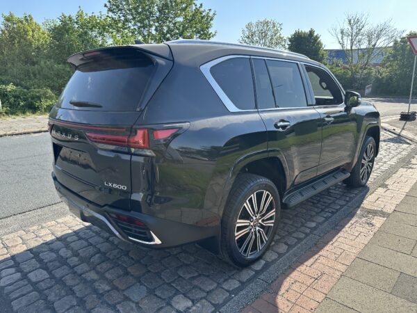 Lexus LX600 Luxury NEW - Image 4