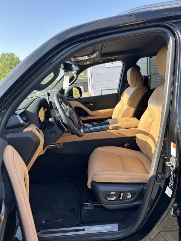 Lexus LX600 Luxury NEW - Image 6