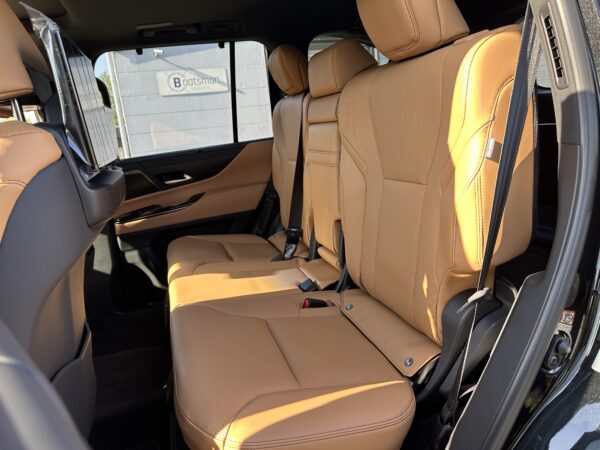 Lexus LX600 Luxury NEW - Image 12