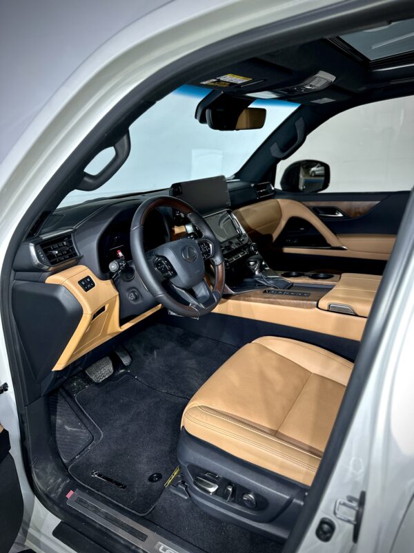 Lexus LX600 Luxury NEW - Image 12