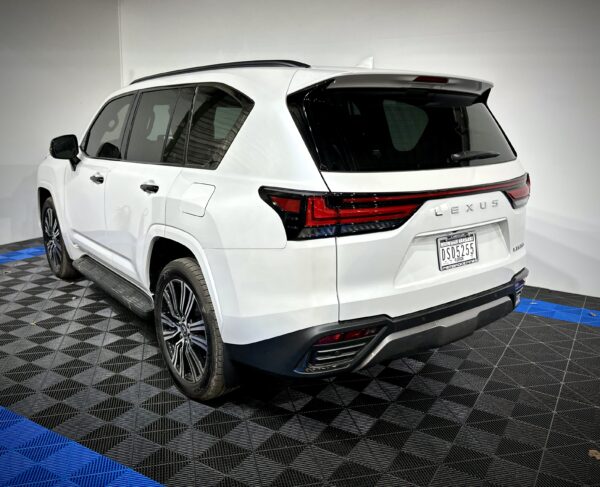 Lexus LX600 Luxury NEW - Image 4