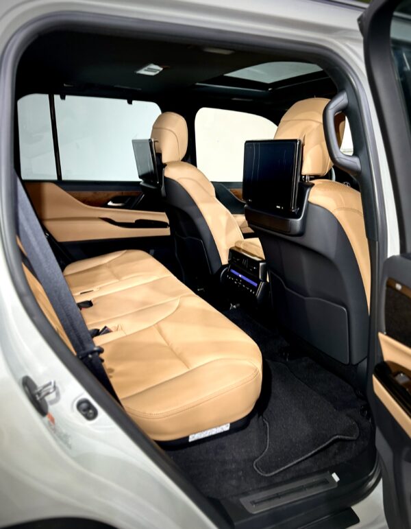 Lexus LX600 Luxury NEW - Image 11