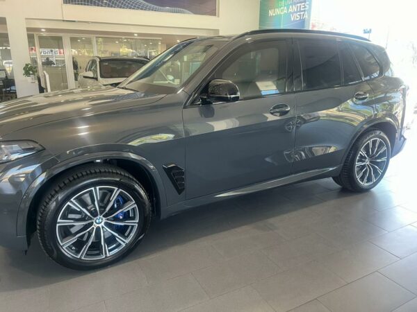 BMW X5 M60i, 4,4l/V8, 530Hp, Factory Armored VR6 2025 - Image 4