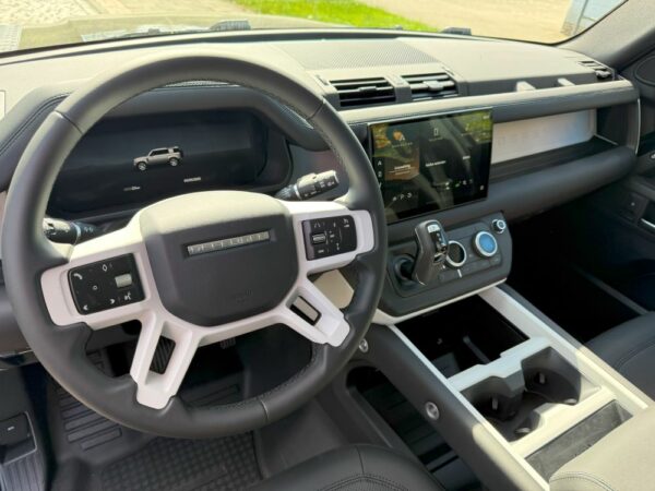 3 X Land Rover Defender S D200 2025 - Image 6