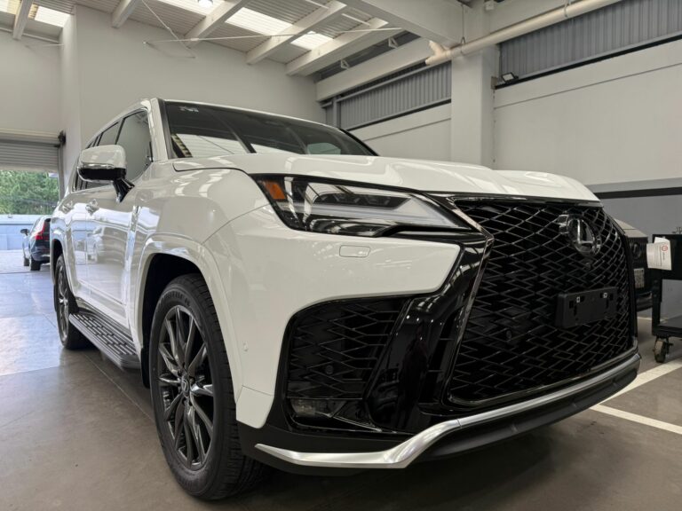 Lexus LX700 H 2025 1