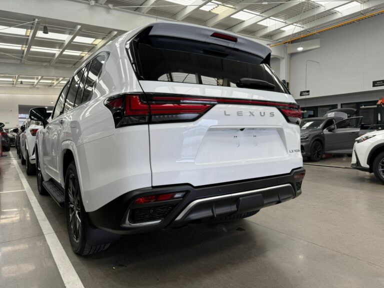 Lexus LX700 H 2025 8