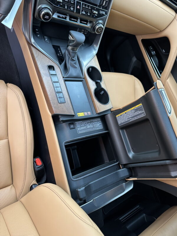 Lexus LX600 Luxury NEW - Image 14
