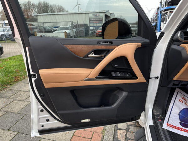 Lexus LX600 Luxury NEW - Image 9