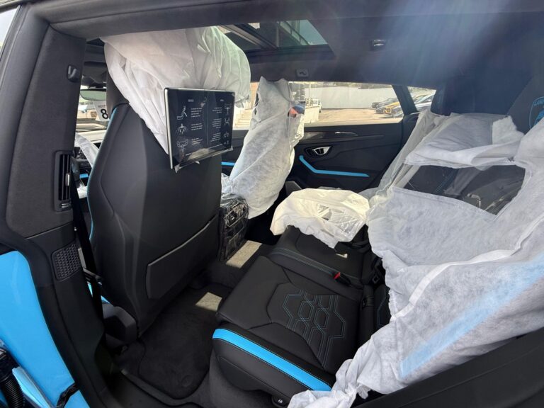URUS SE 2026 8A